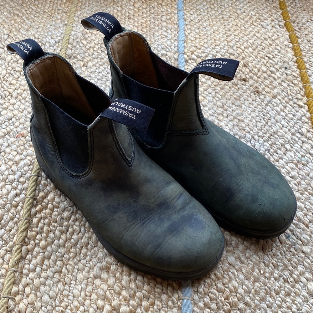 Blundstone - Rustic Black - Round Toe | Size 4